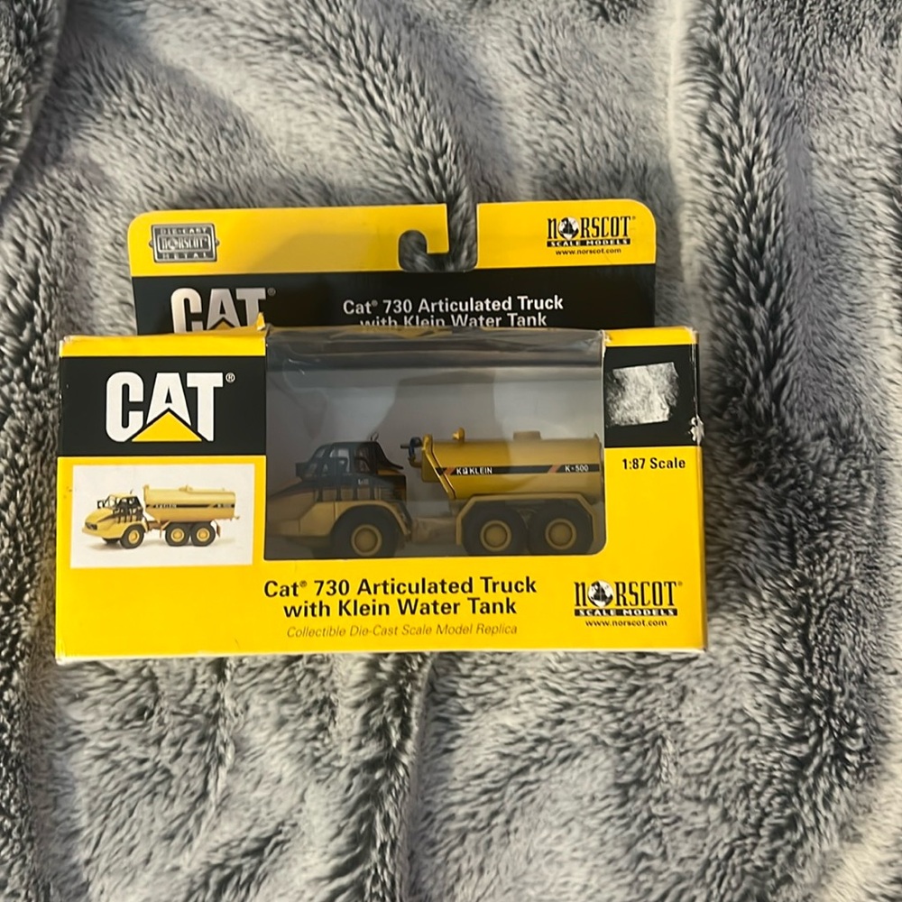 Norscot Cat 730 Articulated Truck With Klein Water Tank 1:87 DieCast Model 55141